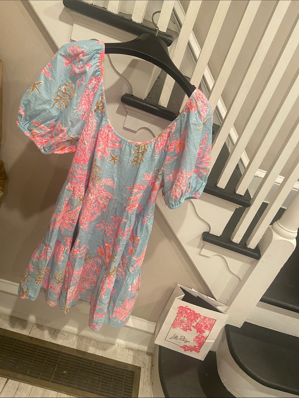 Lilly Pulitzer Blue and Pink Puff Sleeve Floral Dress
New size large - Picture 7 of 12